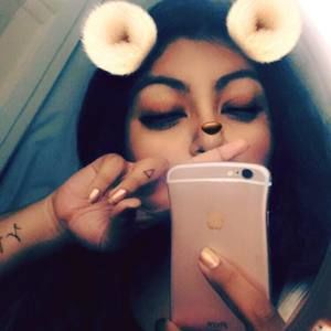 Meet your Posher, Daniela